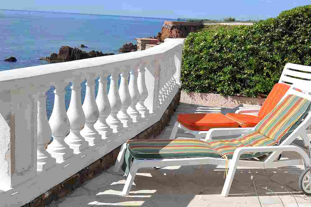 Villa waterfront WATERFRONT, PRIVATE beach, Anthor.