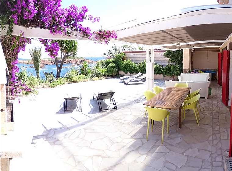 Villa waterfront WATERFRONT, PRIVATE beach, Anthor.