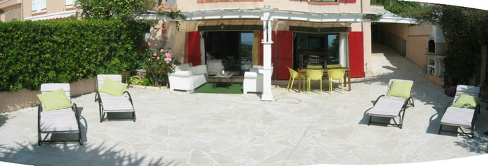 Villa waterfront WATERFRONT, PRIVATE beach, Anthor.