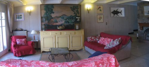 Holiday vacation home Saint Raphael Agay var,the living room of the home of agay